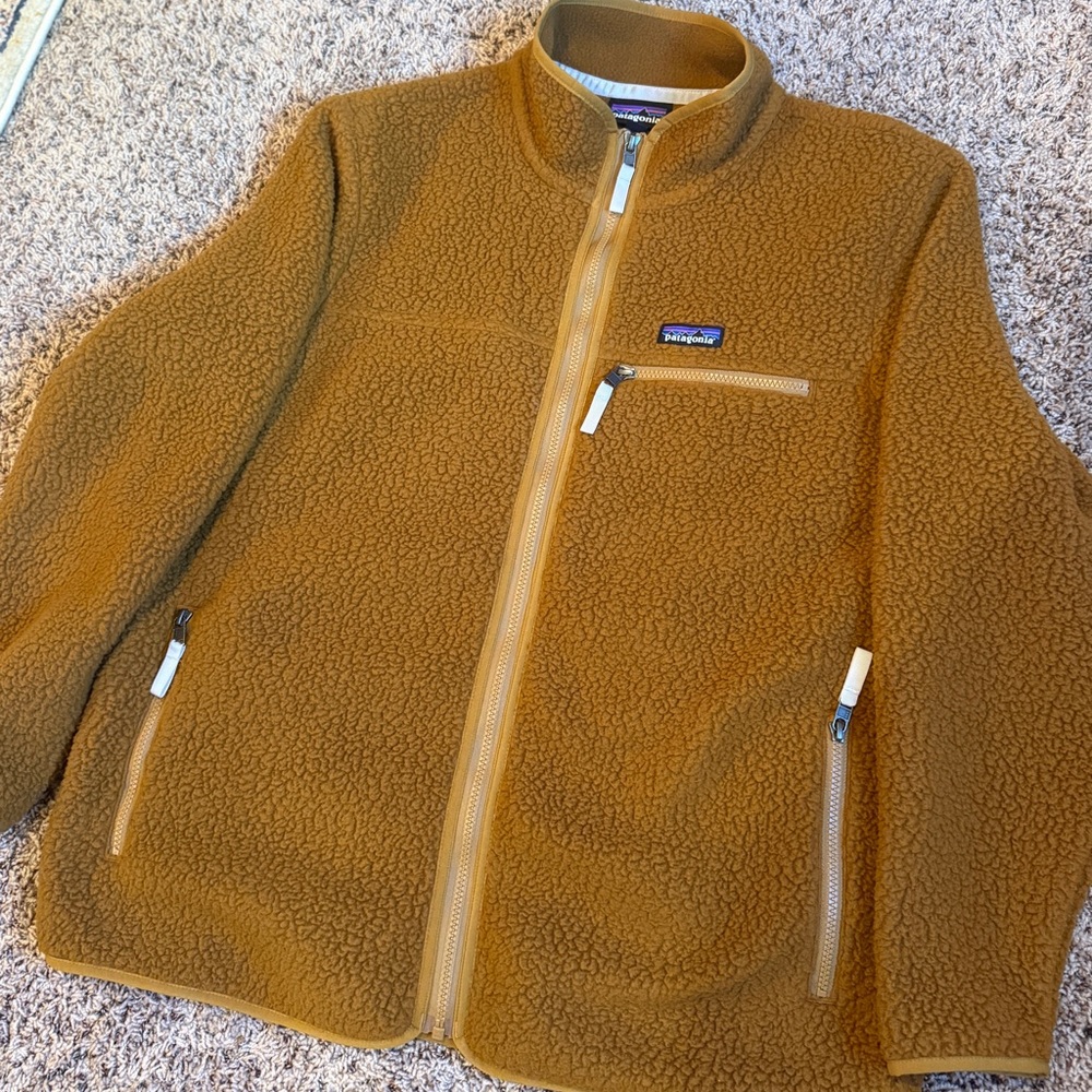 Patagonia Women’s Retro Pile Fleece Jacket